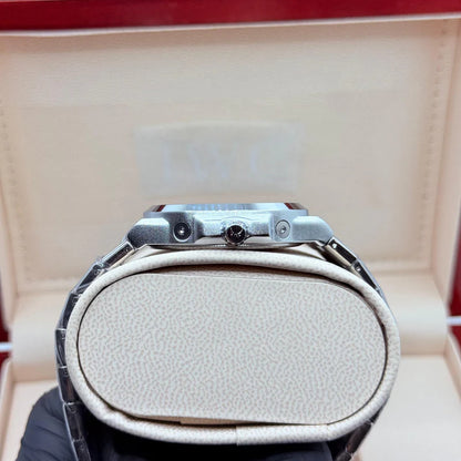 Maturi truetone with black dial, all cronograph working